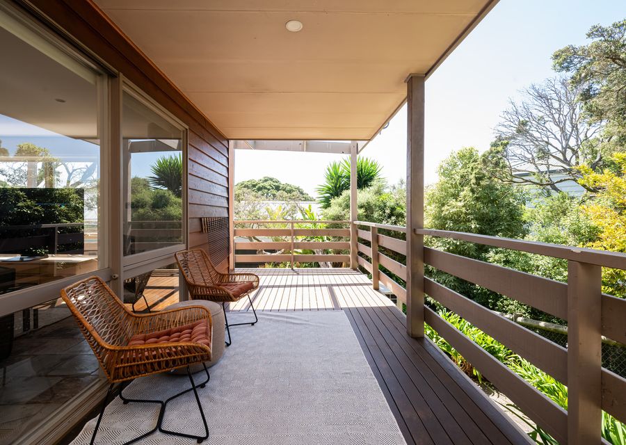 Further seats outdoor