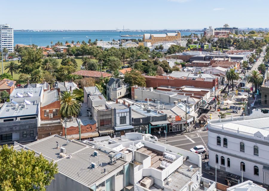 The Barkly Scene with Rooftop Retreat