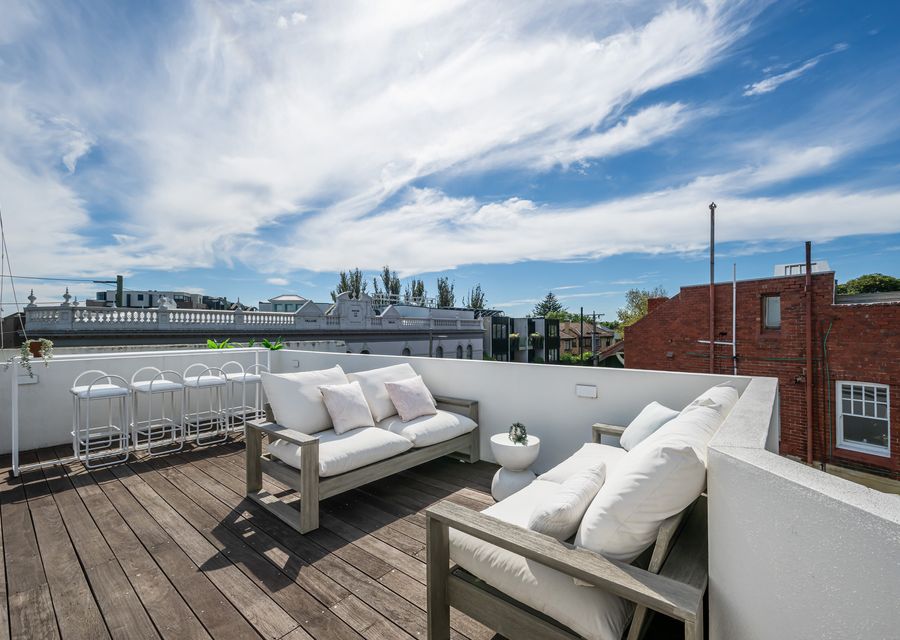 The Barkly Scene with Rooftop Retreat