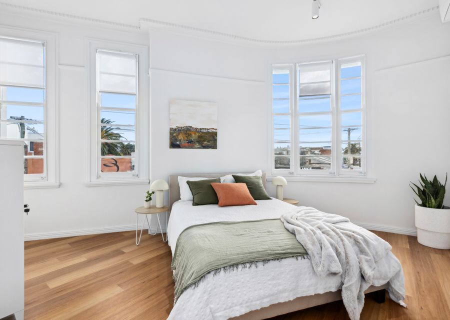 The Barkly Scene with Rooftop Retreat