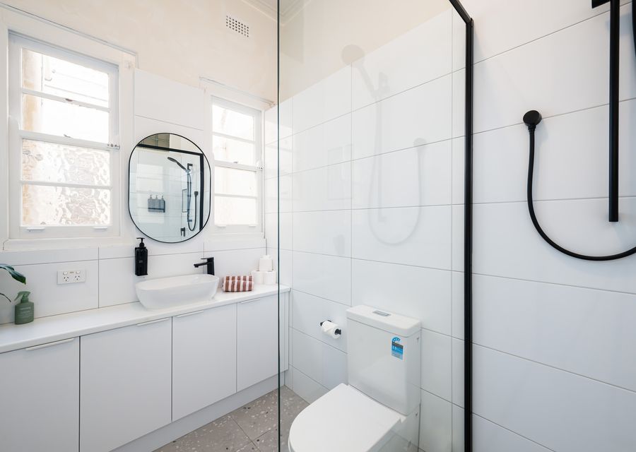 The Barkly Scene with Rooftop Retreat