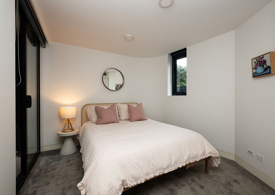 Bedroom 2 with Queen bed