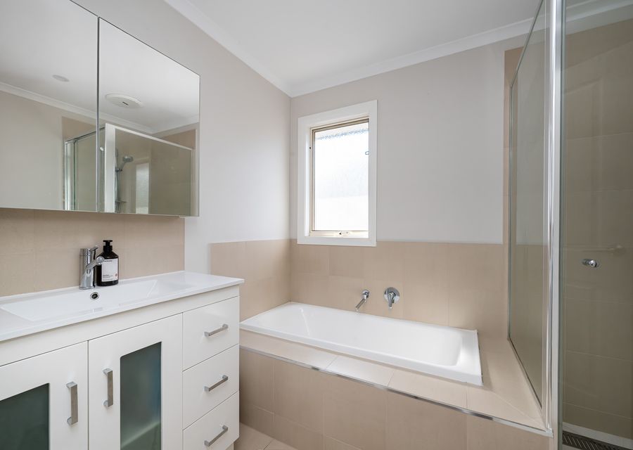 Parkside Breeze in Rosebud