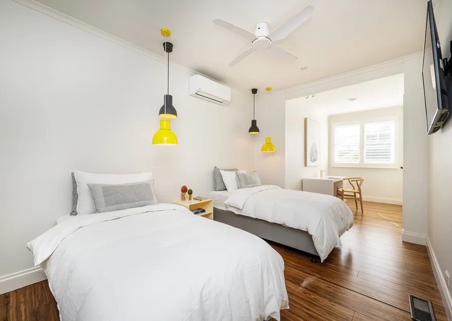 Bedroom 4: 2 x Single Beds + Desk (upstairs)