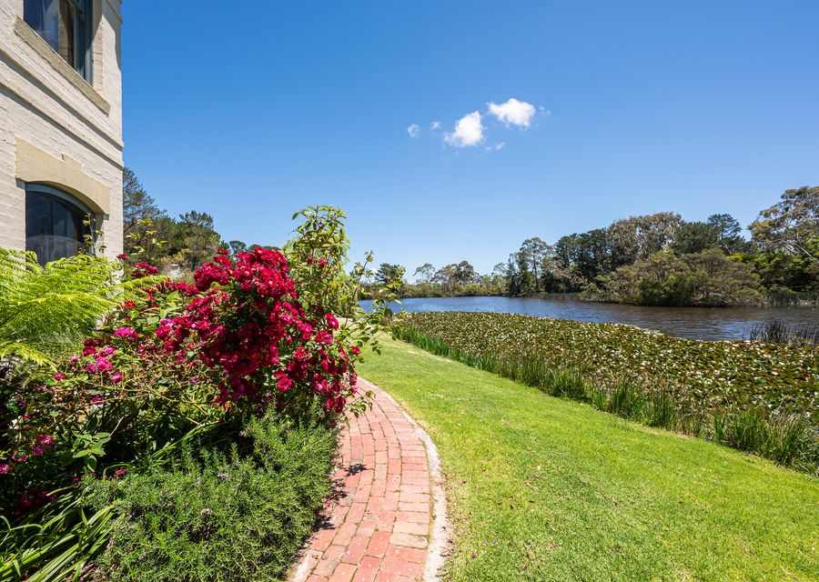 The Manor – Woodman Estate