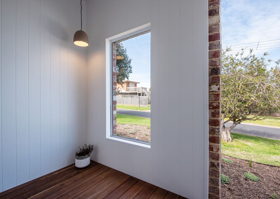 Light and bright entry