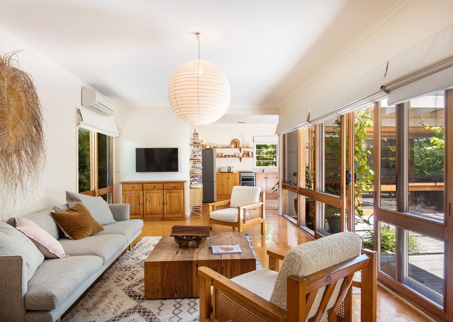Living zones with character and charm 