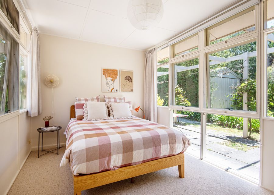 Bedroom with queen bed