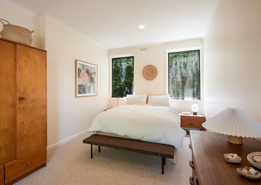 Queen bed