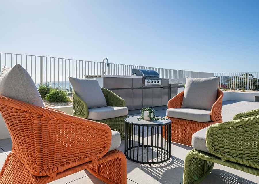 Communal rooftop ( with BBQ)