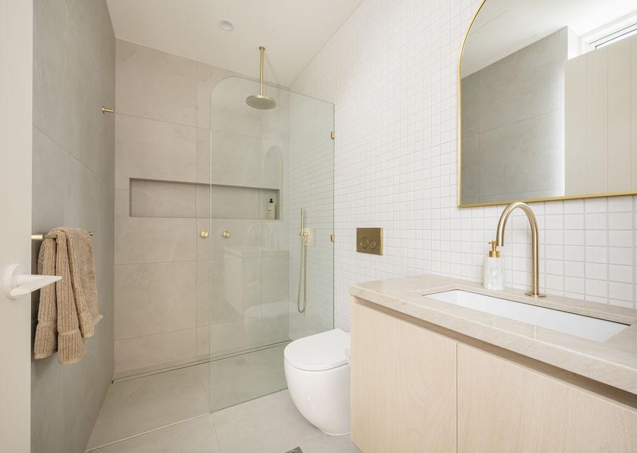 Main Bathroom with Walk in Shower