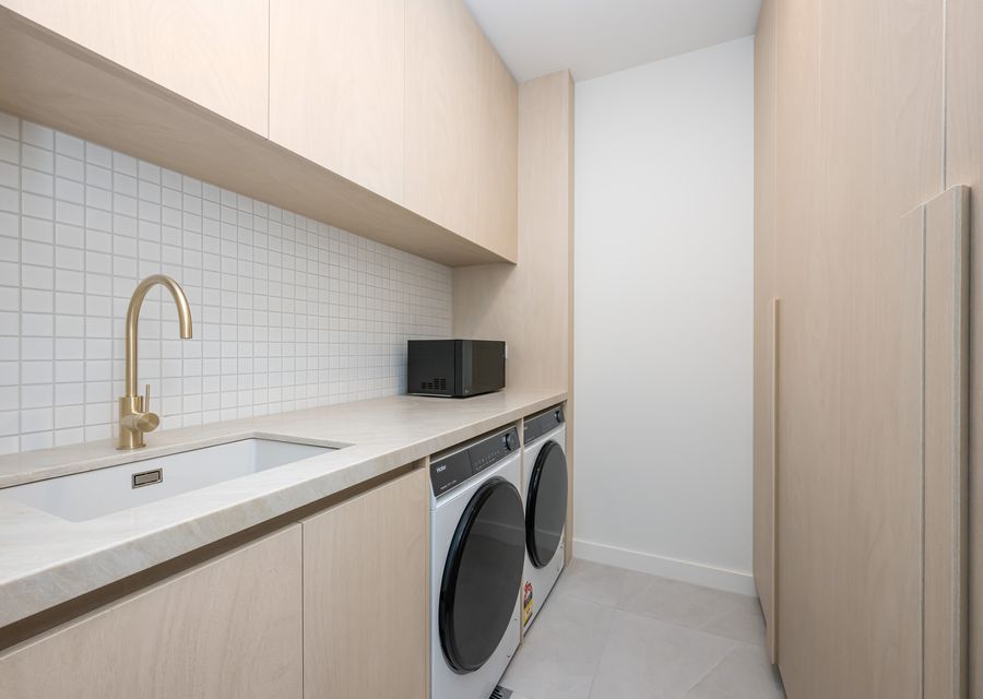 Laundry / Butlers Pantry