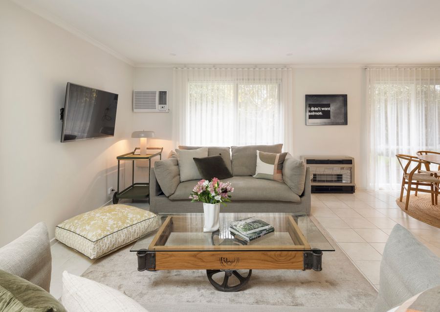 Lounge Room 