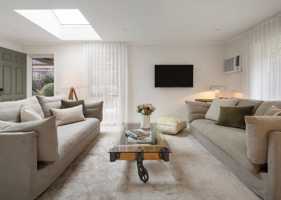 Lounge with Smart TV and AC / Heating 