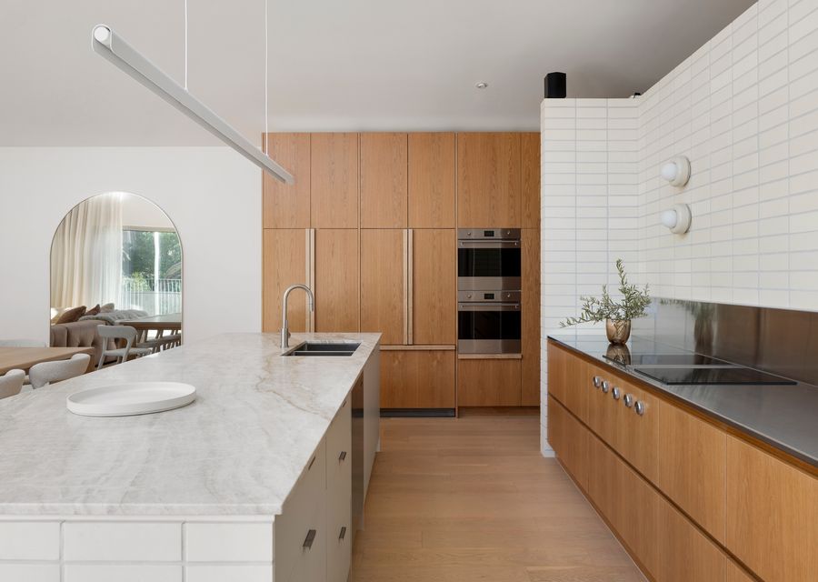 Fully equipped stunning kitchen 
