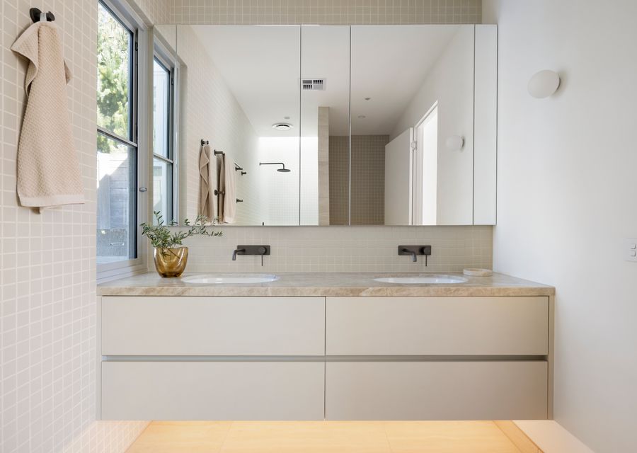 Stunning Ensuite Bathroom 