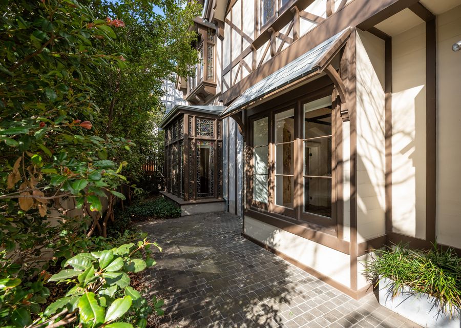 Private Garden Courtyard