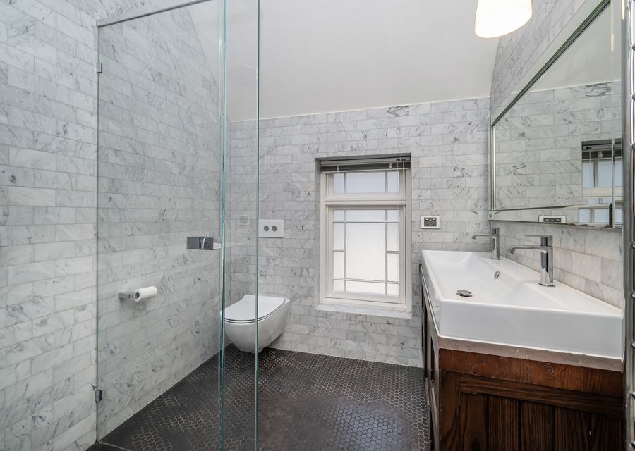 Modern Bathroom