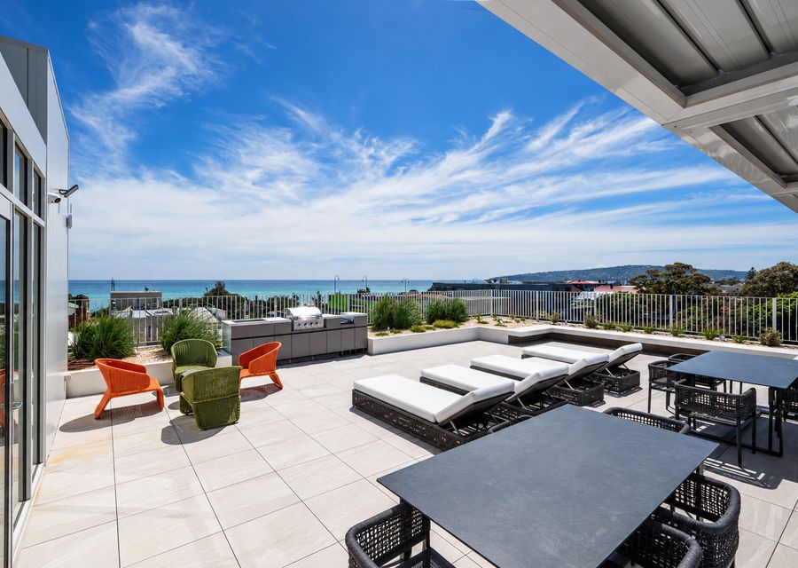 Communal Rooftop with stunning ocean views
