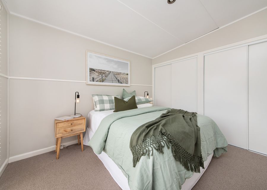 Master bedroom with Queen bed