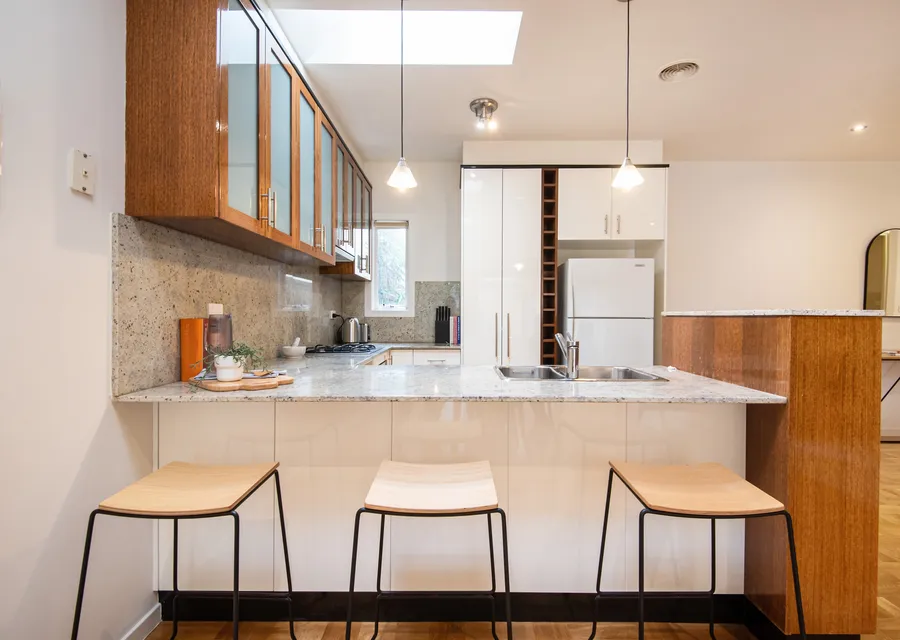 Breakfast bar seating for 3