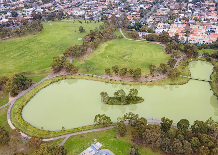 Elsternwick Park opposite