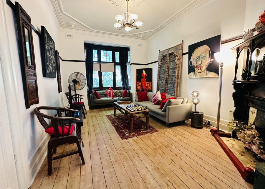 Elwood Eclectic Gem Walk to St Kilda beach  – Flexible Home offering 4 or 6 Bedrooms. Contact us Now for Pricing on Request