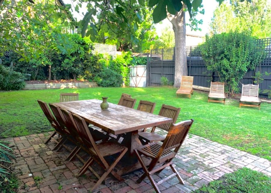 Elwood Eclectic Gem Walk to St Kilda beach  – Flexible Home offering 4 or 6 Bedrooms. Contact us Now for Pricing on Request