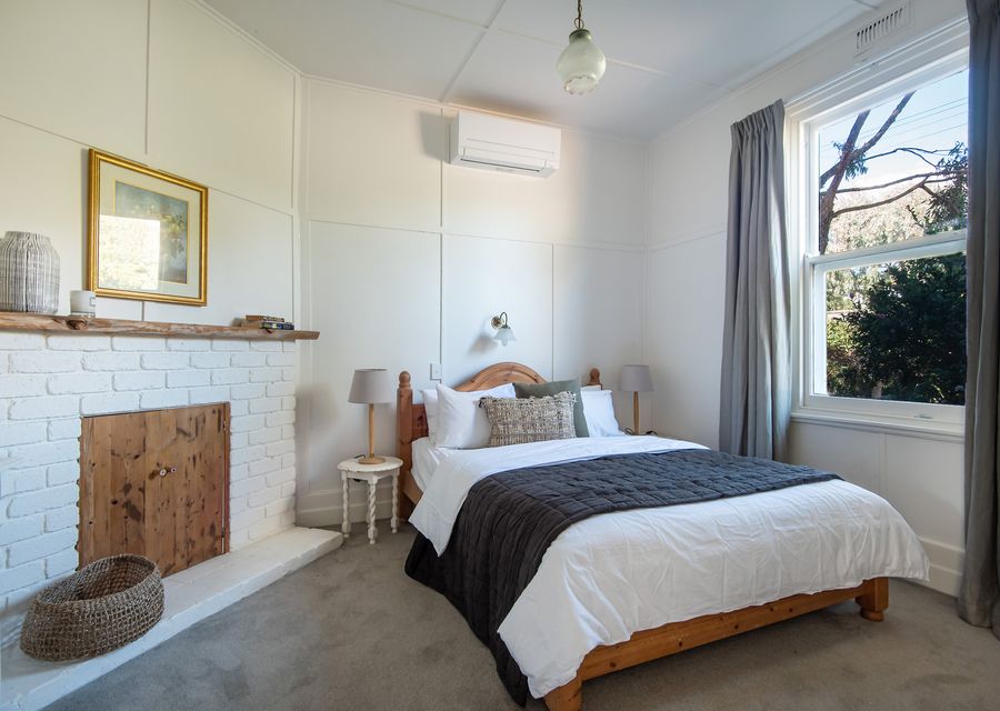 Bedroom 3 with Queen bed (air conditioning)