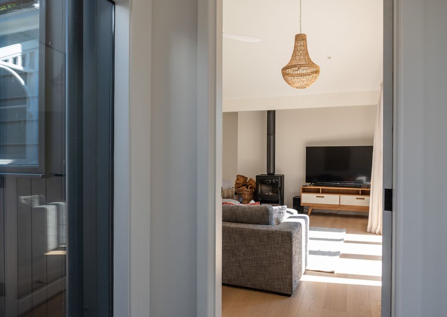 Cosy lounge with fireplace