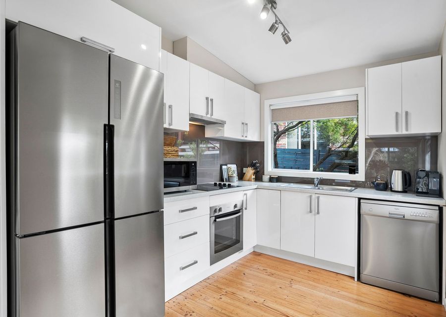 MODERN KITCHEN 