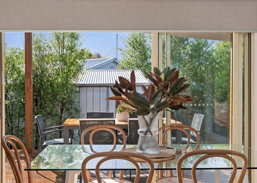 DINING OPENING TO ALFRESCO