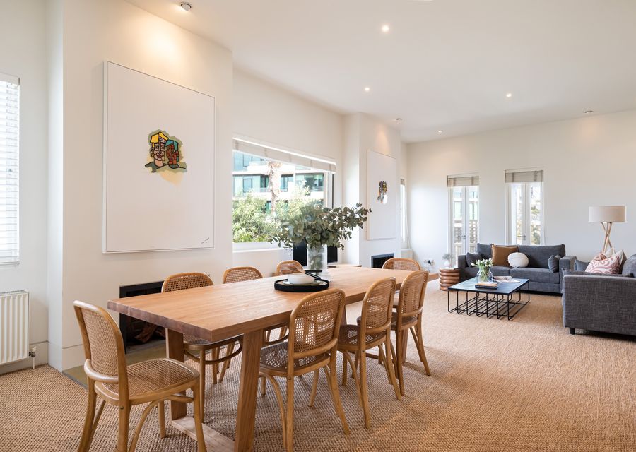 Large, light and bright living and dining space