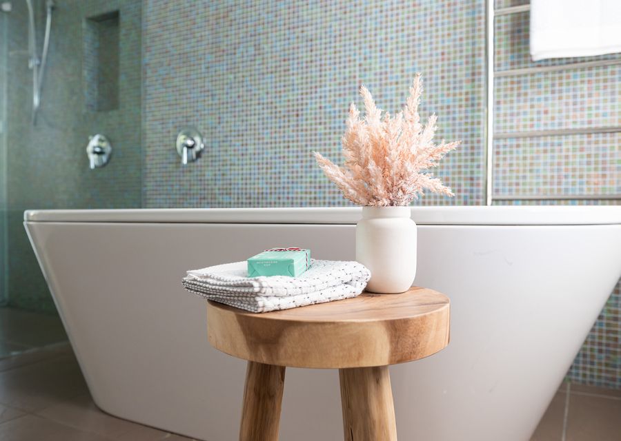 En-suite free standing bath