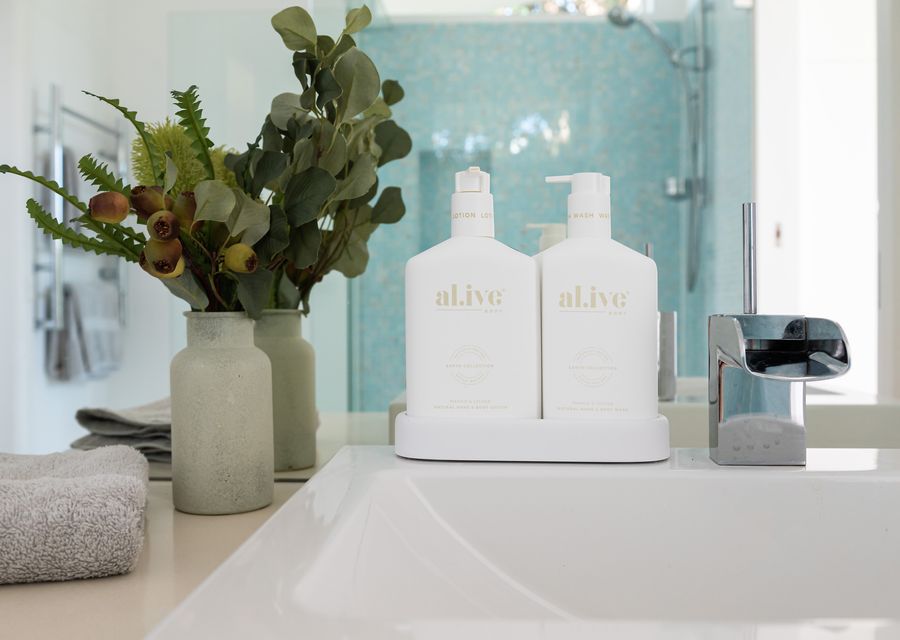 Hampton Haven Pool metres to the Beach