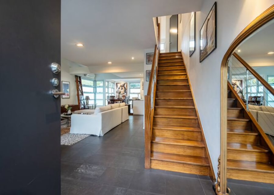 Welcome to Elwood Village Entertainer