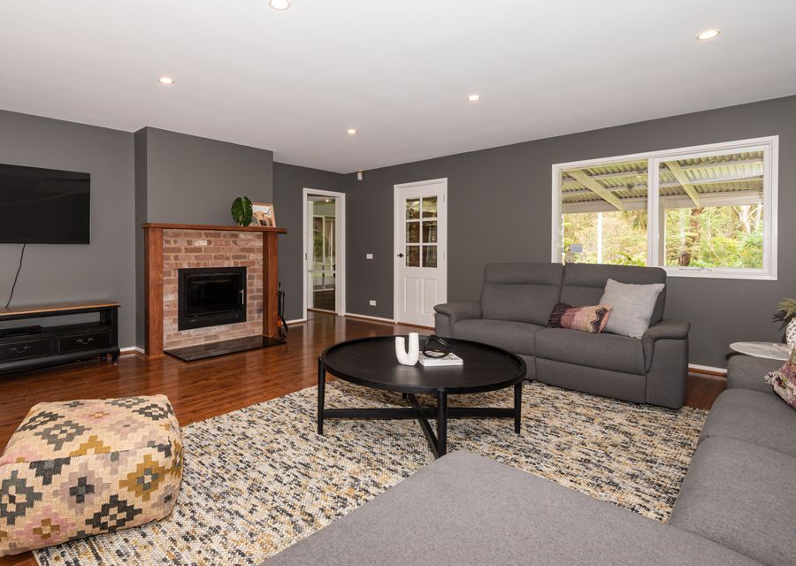 Third living area with fireplace 