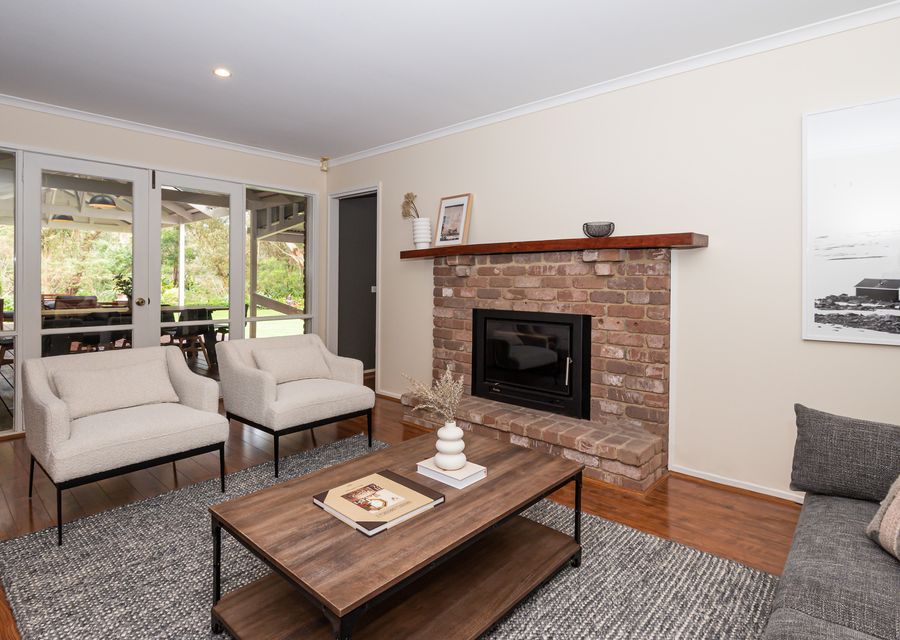 Third living area with open fireplace