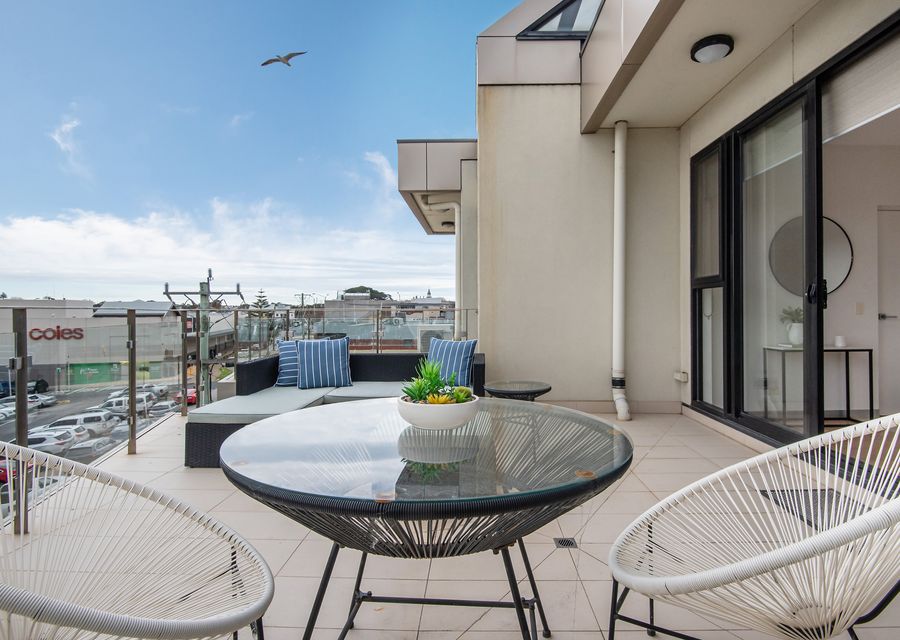 Balcony seating area