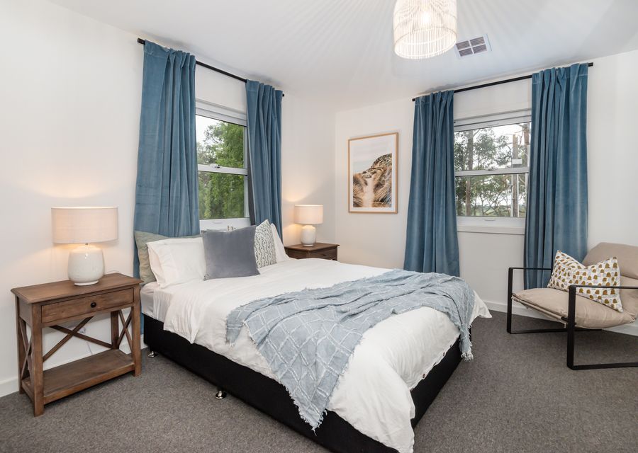 Bedroom with queen bed 