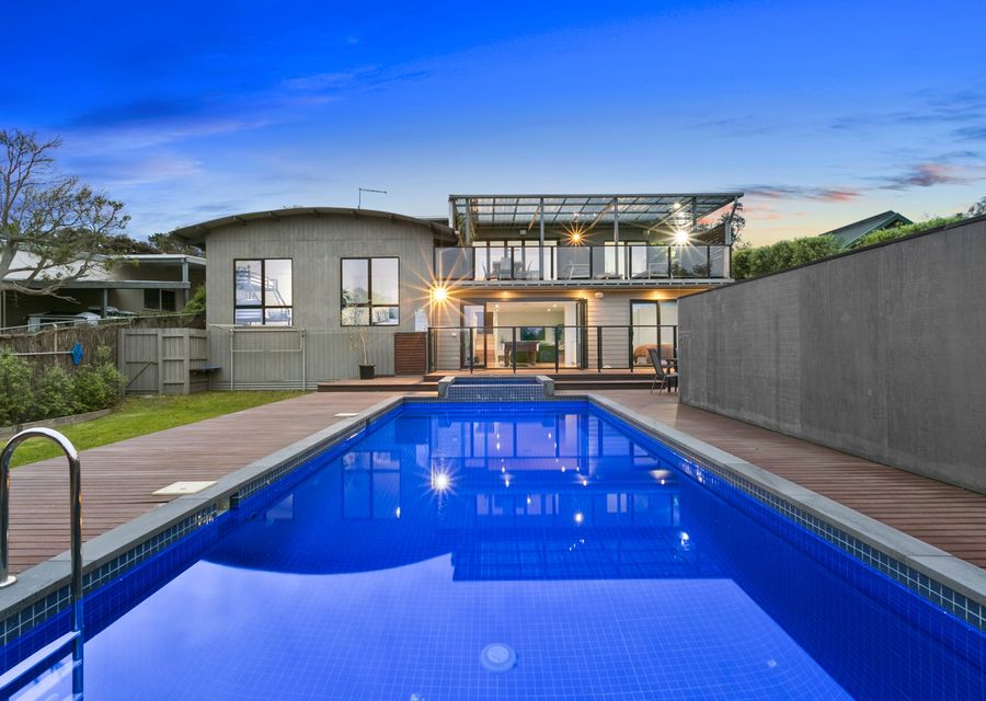 Large solar heated pool and gas heated spa