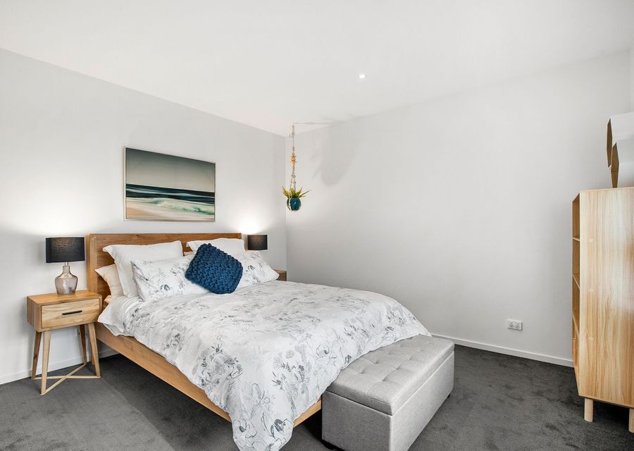 Bedroom two: Queen bed 