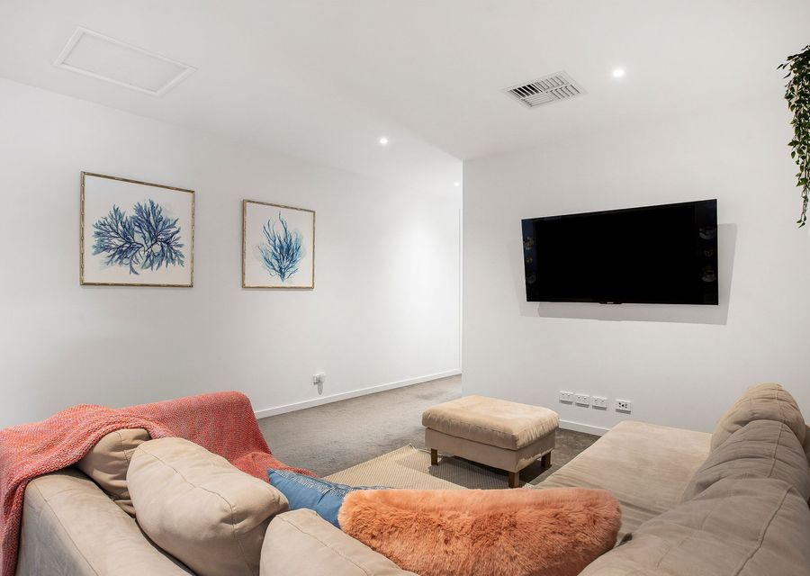 2nd Living with Smart TV