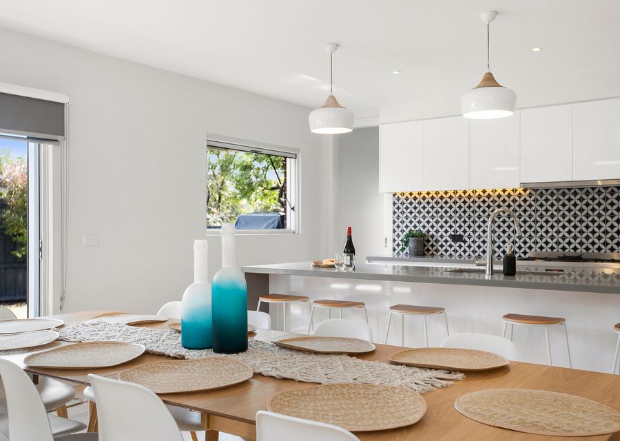 Kitchen/Dining area