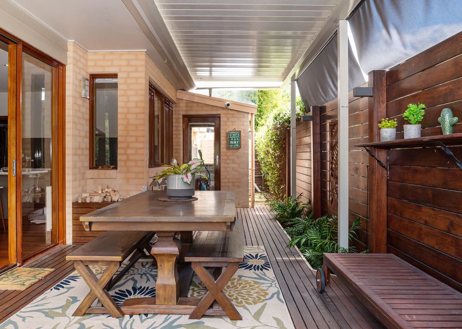 Undercover Courtyard Dining