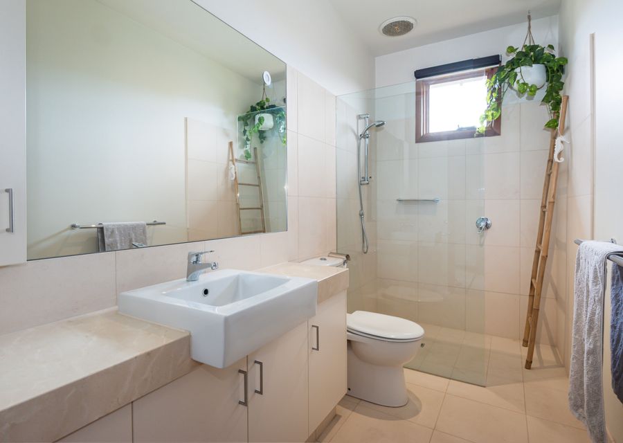 Main Bathroom