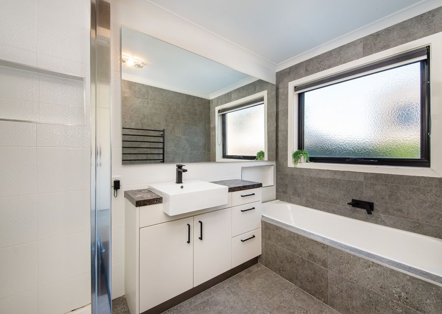 Main bathroom
