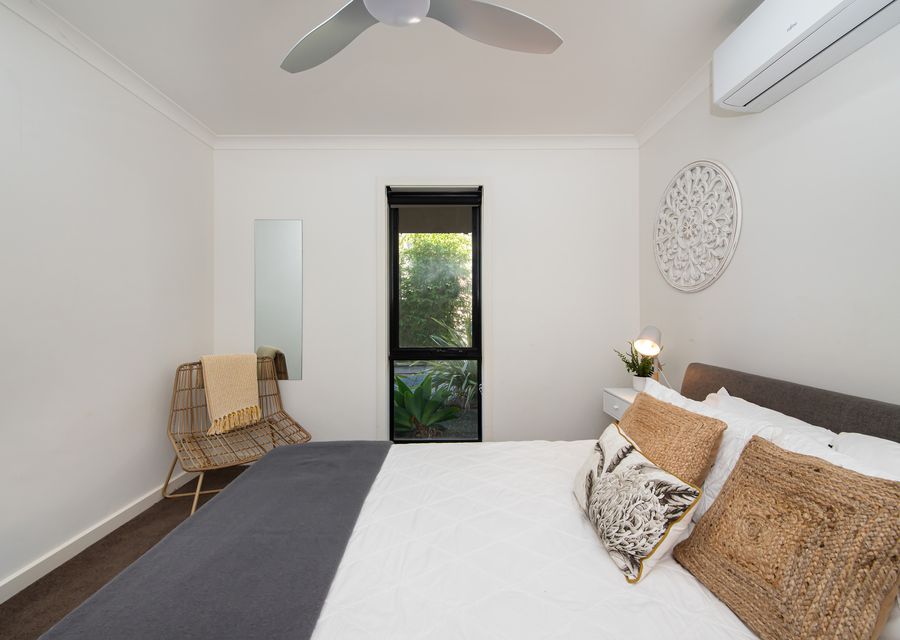 Bedroom 2 with queen bed (downstairs)