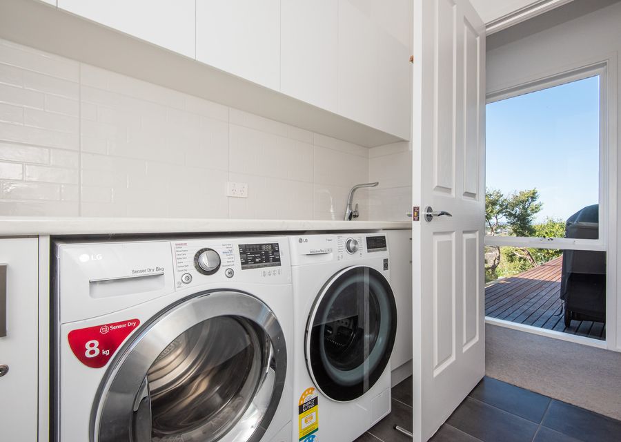 Laundry with washing machine and dryer 