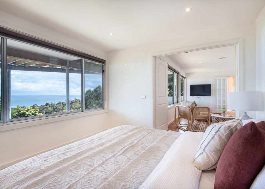 Bedroom 1 with king bed and ensuite 